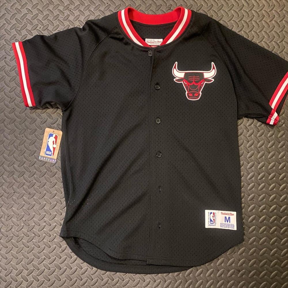 Mitchell and Ness Chicago Bulls black baseball jersey size medium